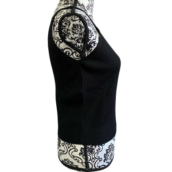 Etre-La Women’s Black Ribbed V-Neck Top NWT Sz-M/L - Picture 2 of 7
